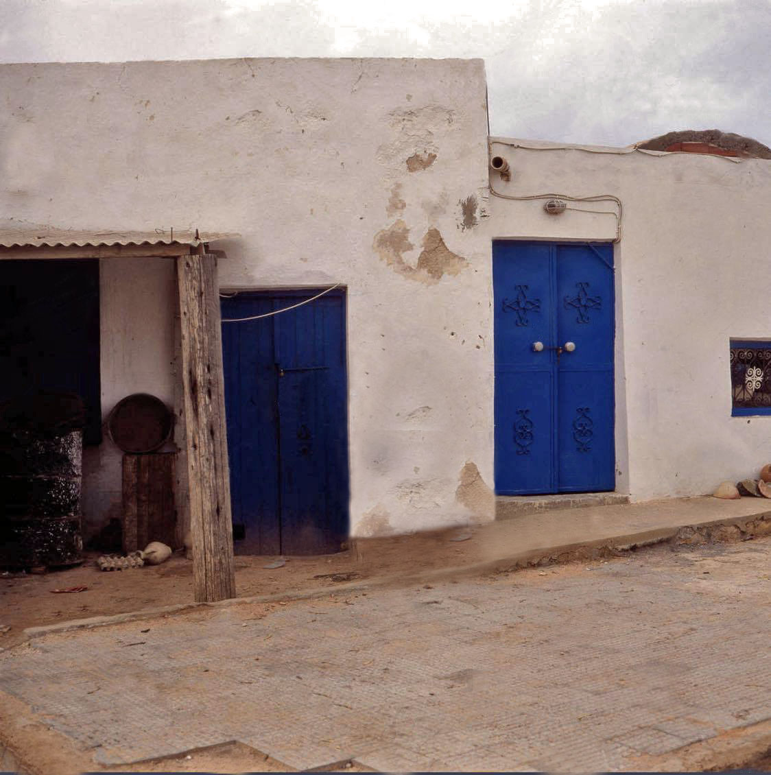 Atelier de sérigraphie à Nahal en Tunisie où Patricia a appris les gestes du métier